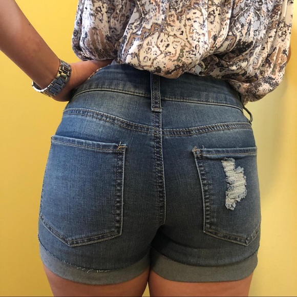 NWT  Distressed Midi Stretch Short - Picture 4 of 4